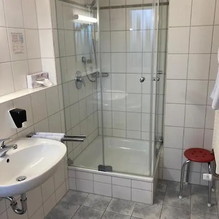 Krone & Restaurant Hotell 3*